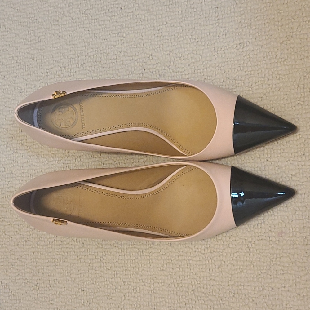Tory Burch Light Pink Pumps. Size 7. Never worn. Box included.